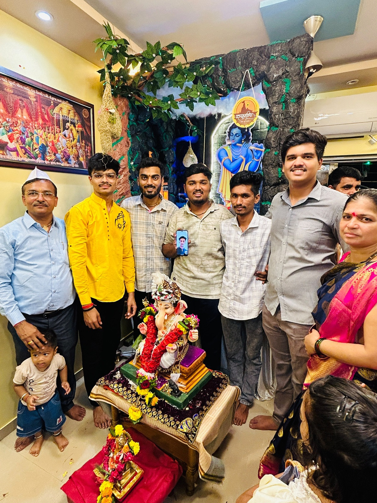 द्वारली गावातील विठ्ठल बडे यांच्या घरी गणपती बाप्पाचे भक्तिभावाने विसर्जन!